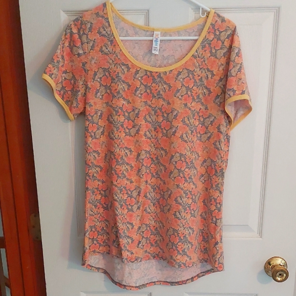 😮 3$10! LuLaRoe Classic Tee